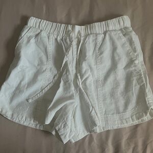 Universal Thread Cream Linen Shorts